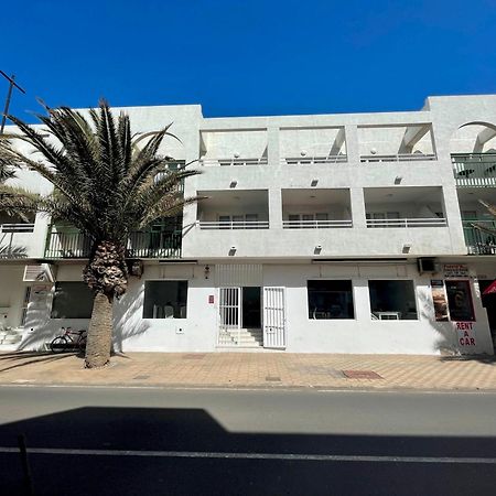 Corralejo Coliving By Amazzzing Travel Hostel Exterior foto