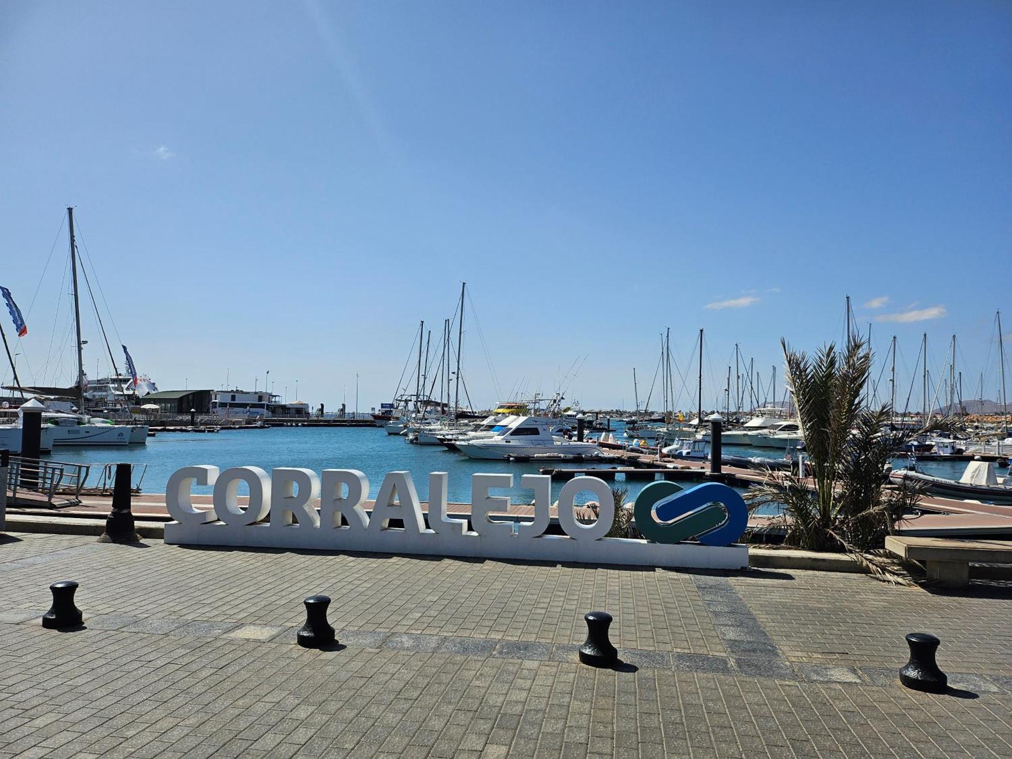 Corralejo Coliving By Amazzzing Travel Hostel Exterior foto