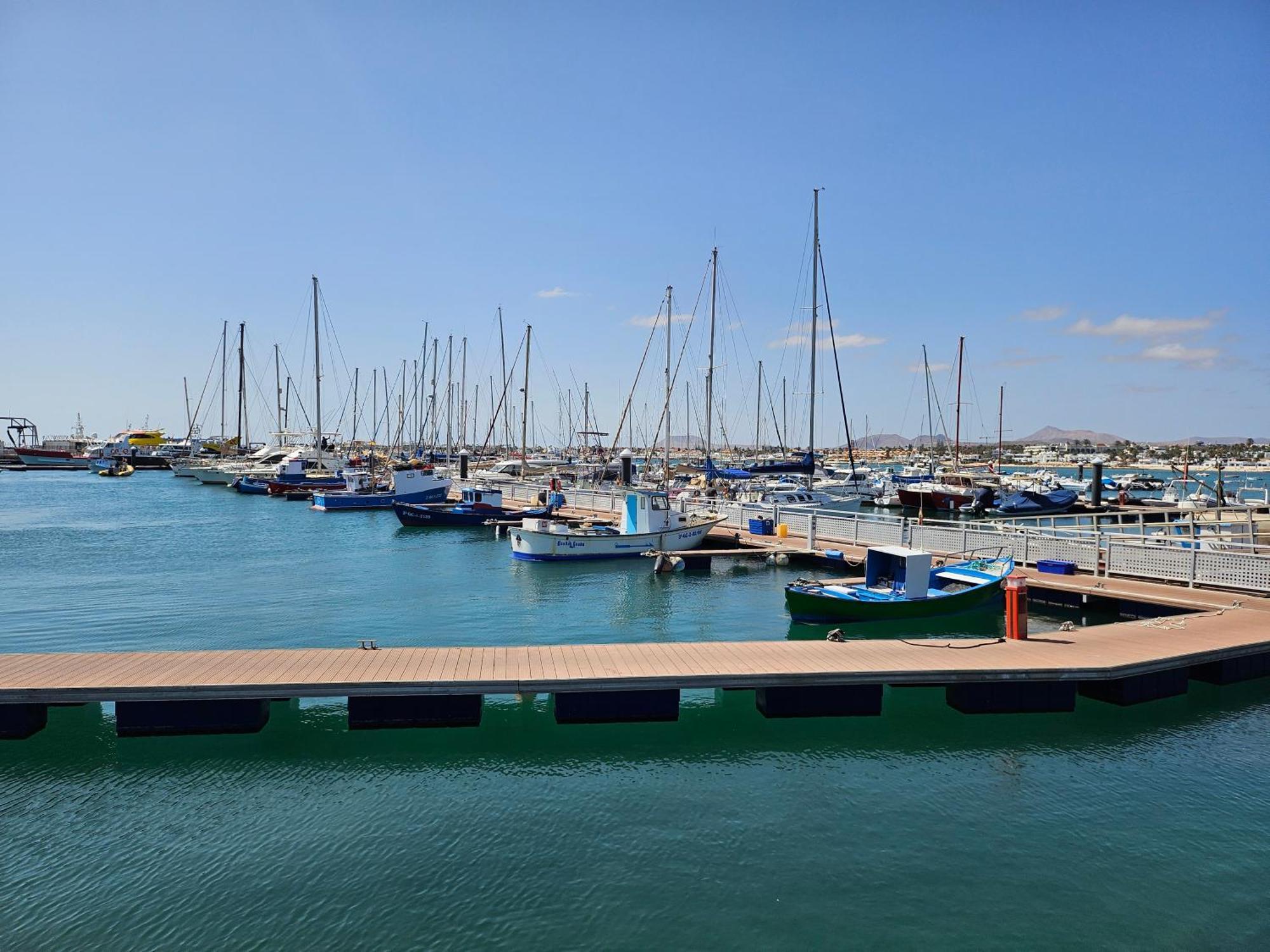 Corralejo Coliving By Amazzzing Travel Hostel Exterior foto